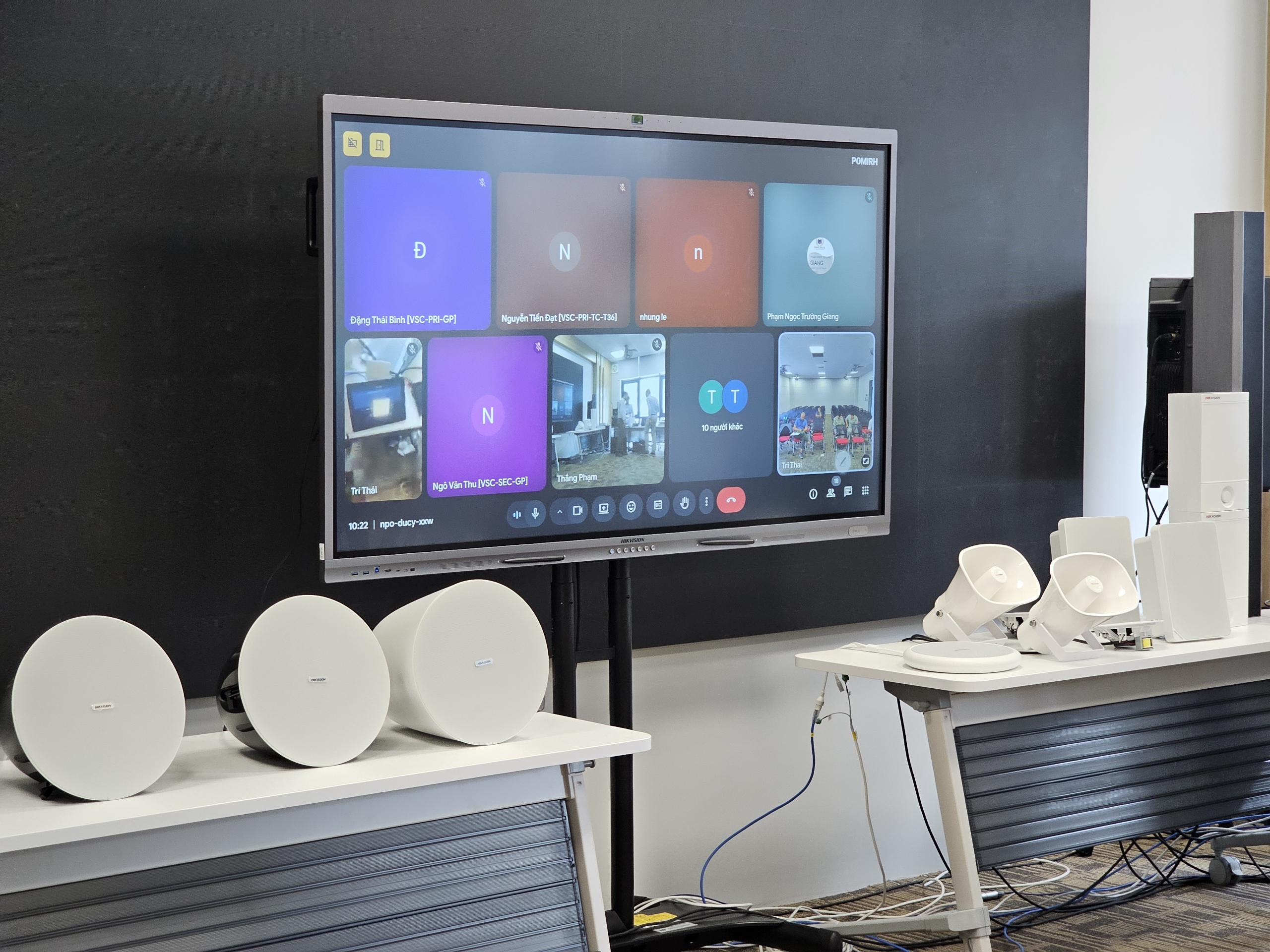 A Workshop on HIKVISION New AV Technologies for School System in Hanoi — 5