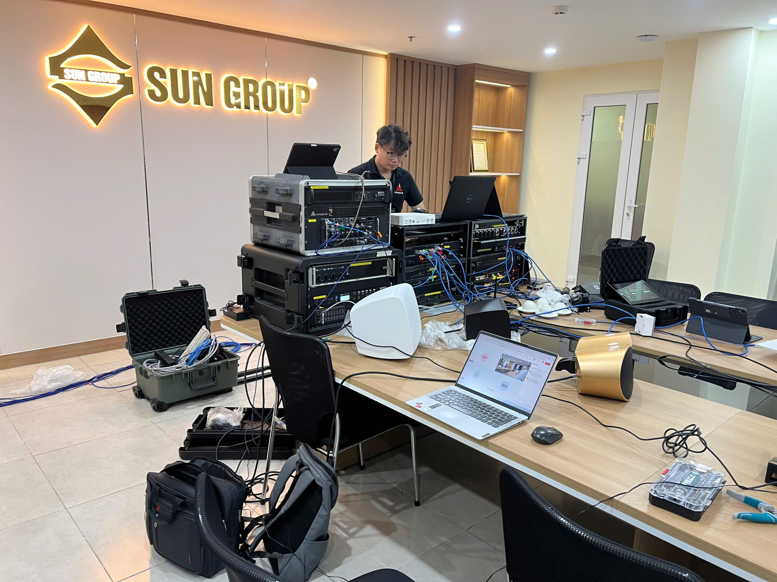 A Liza dealer showcased a wireless meeting room system in Phu Quoc — 2